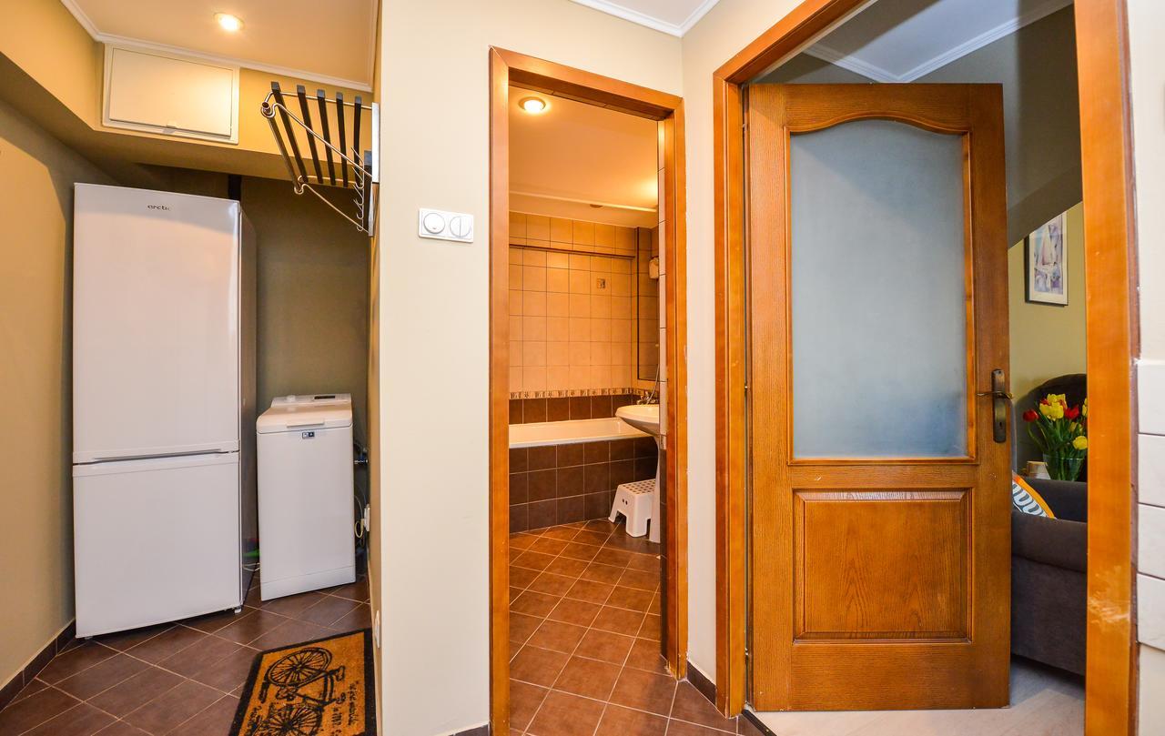 Romana Lahovary Studio Boekarest Buitenkant foto