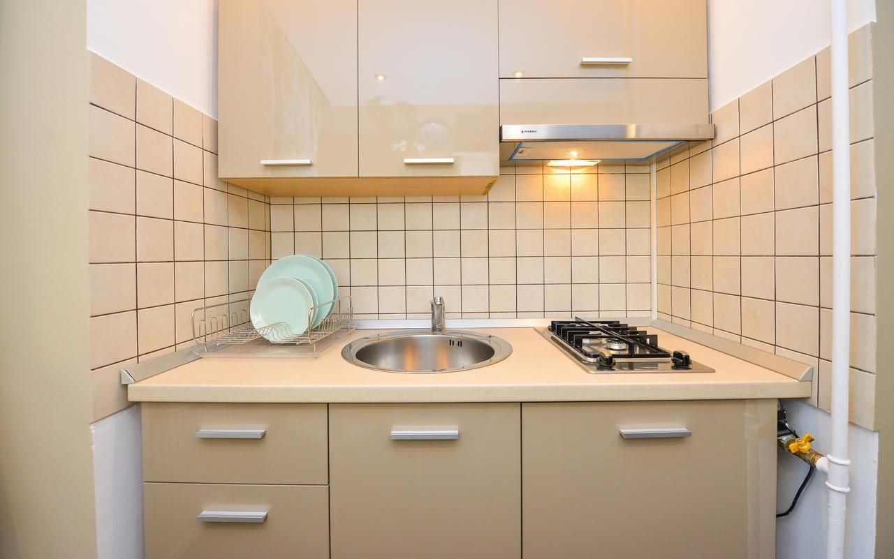 Romana Lahovary Studio Boekarest Buitenkant foto
